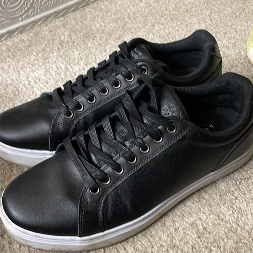 Men’s Perry Ellis Size 9
